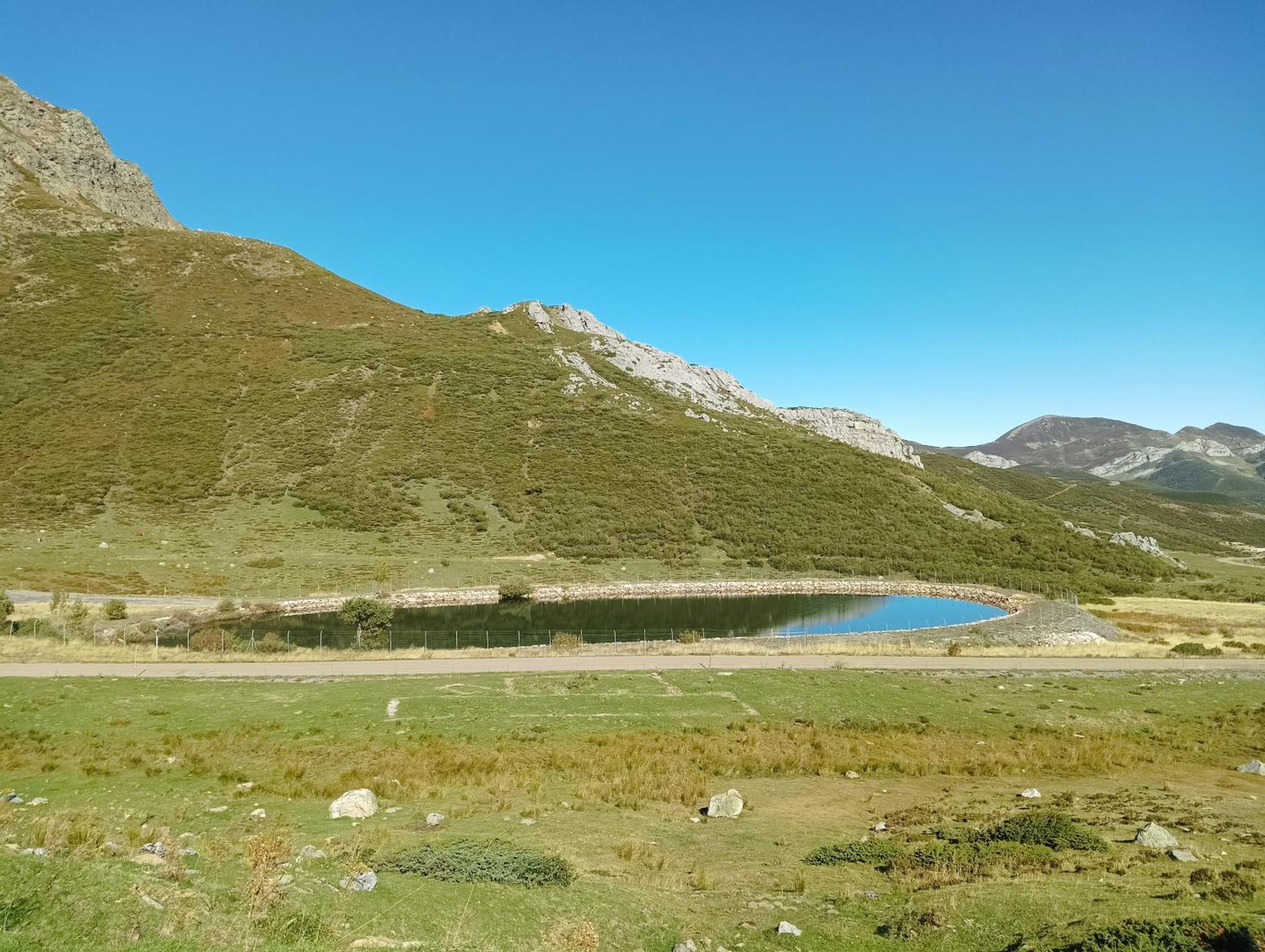 Duplex El Refugio De Porma Leilighet Puebla de Lillo Eksteriør bilde